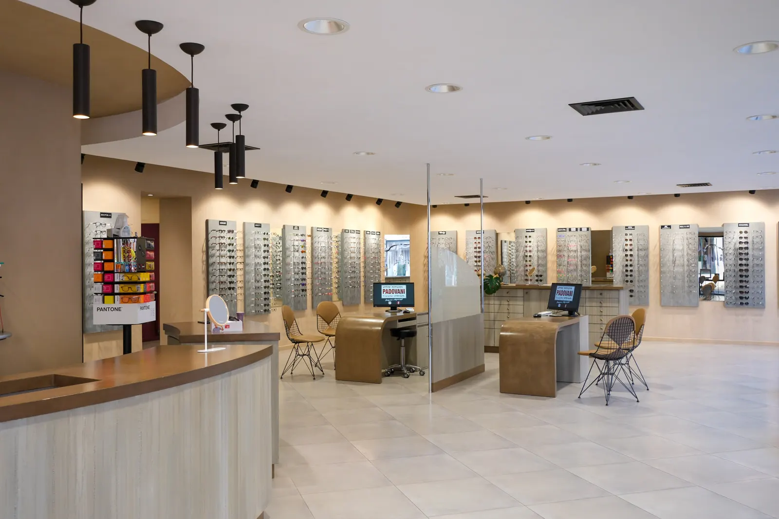 L’intérieur de la boutique Optique Padovani, 17 Rue du Pont, Vitry-le-François